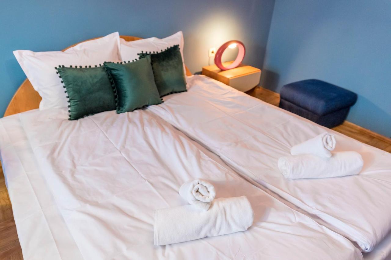 Private Studio In The Centre فارنا المظهر الخارجي الصورة