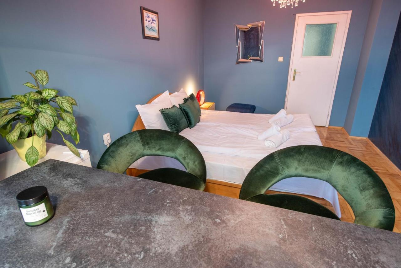 Private Studio In The Centre فارنا المظهر الخارجي الصورة